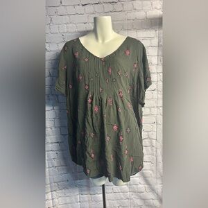 Torrid Green Floral Size 5 Short Sleeve Blouse